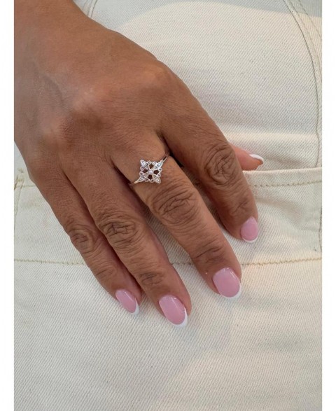 Anillo Nudo de Bruja...