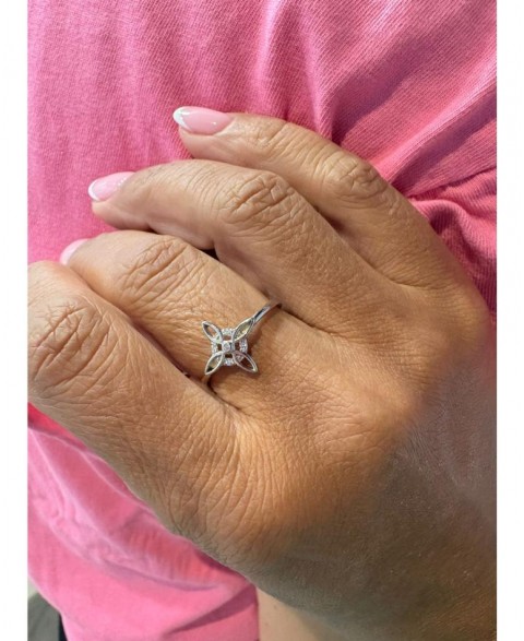Anillo Nudo de Bruja...